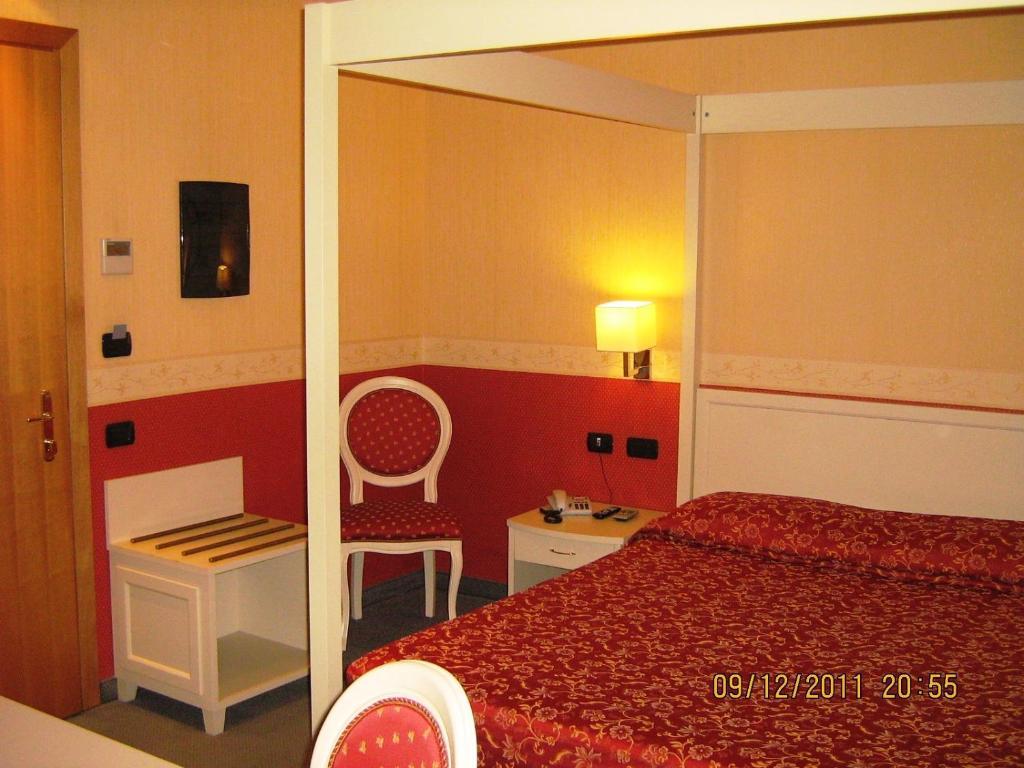 Hotel Mosca Monza Zimmer foto